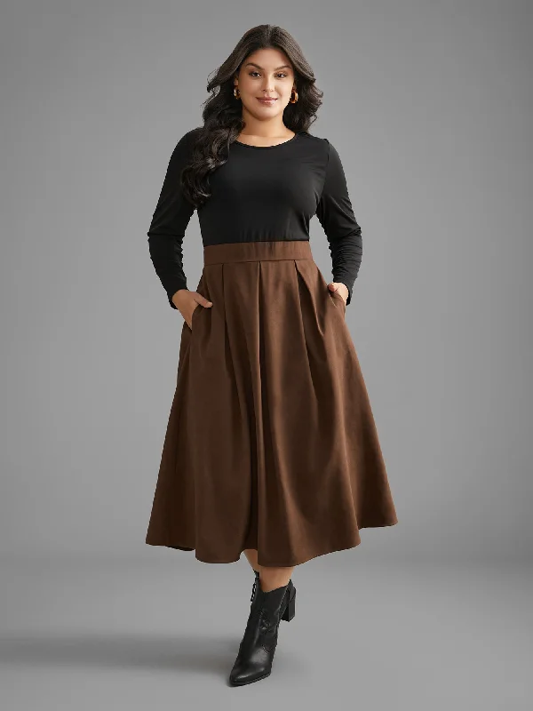 Plus size dresses with fit-and-flare shapes flatter -Crew Neck Contrast Shirred Pleated Dress