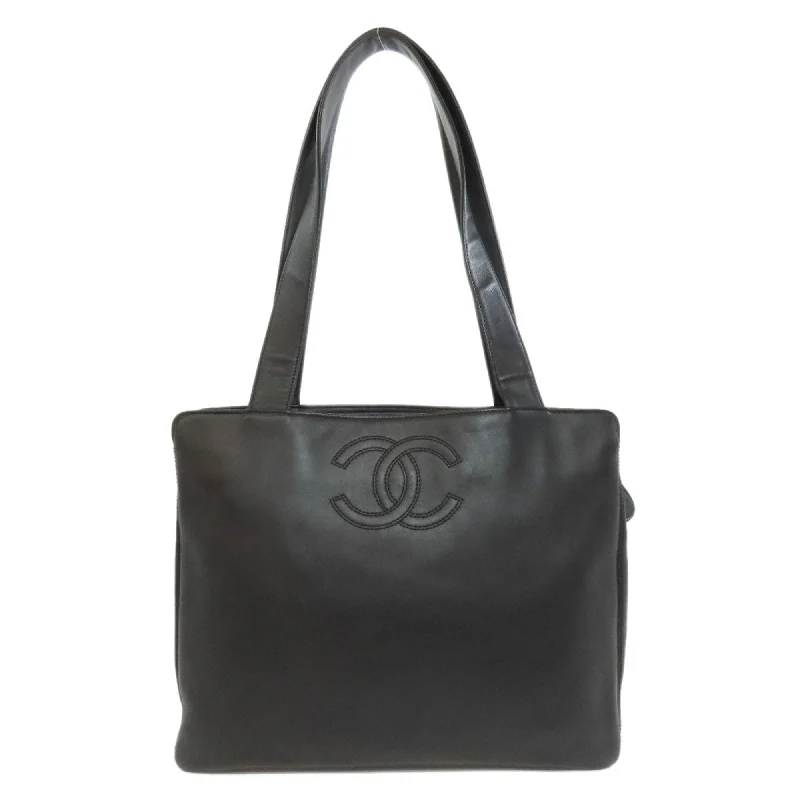 Handle bags with soft fabric for comfort -Handle bags with fringe details for a trendy vibe -Chanel  Leather Tote Bag (Pre-Owned)