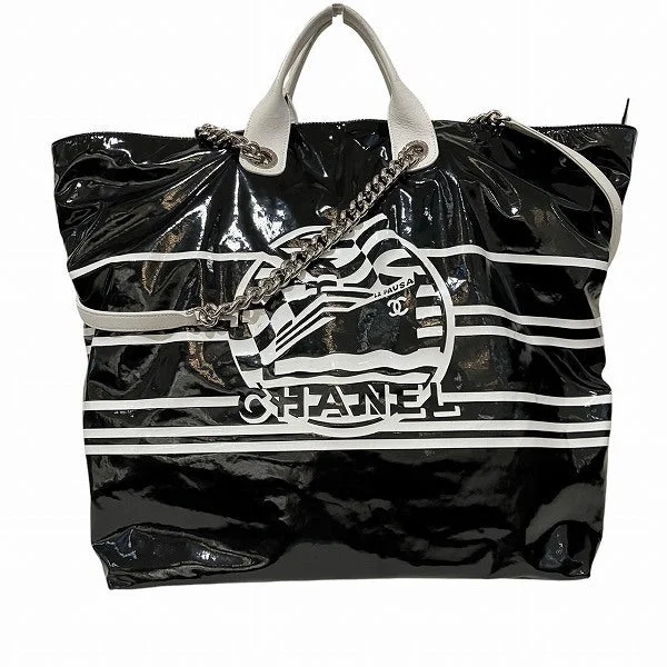 Handle bags with sleek black for elegance -Handle bags with studs for an edgy appearance -Chanel La Pausa Chain Shoulder Tote Bag