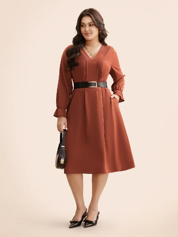 Plus size dresses for parties shine with confidence -V Neck Pleated Lantern Sleeve Dress