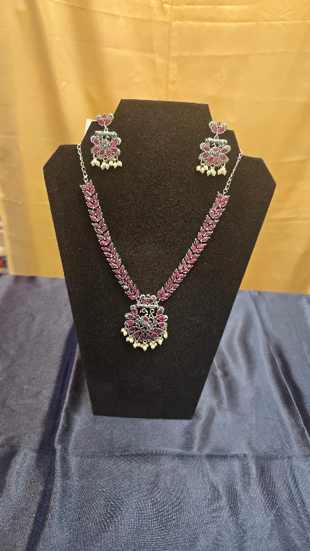 Best necklaces and pendants with sterling silver for an affordable yet stylish choice-Fabulous Pink Color Necklace Set