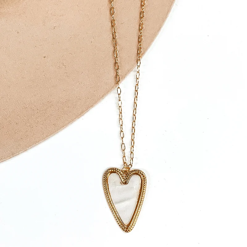 Personalized necklaces and pendants with initials for a customized and meaningful gift-Chain Necklace with Mother of Pearl Heart Pendant in Gold