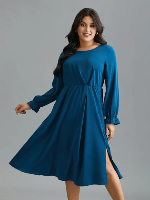 Plus size dresses featuring pleated skirts flow nicely -Ruffle Cuff Elastic Waist Split Hem Dress