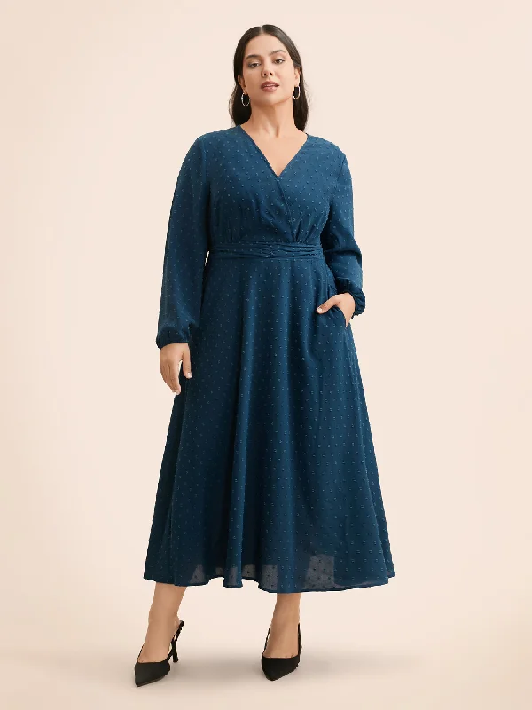 Plus size dresses with scoop necklines feel classic -Overlap Collar Textured Ruched Dress