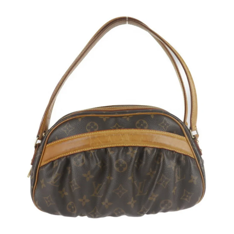 Handle bags with tropical leaves for summer -Handle bags with contrasting details for a dynamic look -Louis Vuitton   Monogram Monogram Handbag Shopping Bag Shoulder Bag Tote Bag (Pre-Owned)