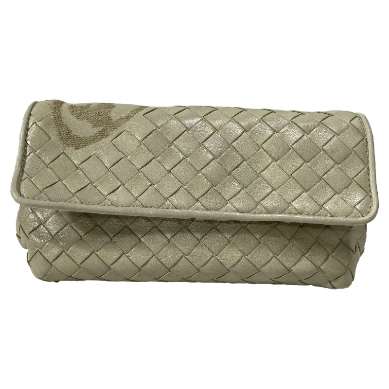 Handle bags with compact designs for portability -Handle bags with smooth, glossy finishes for high shine -Bottega Veneta Butterfly Intrecciato Flap Clutch Bag in Beige Leather