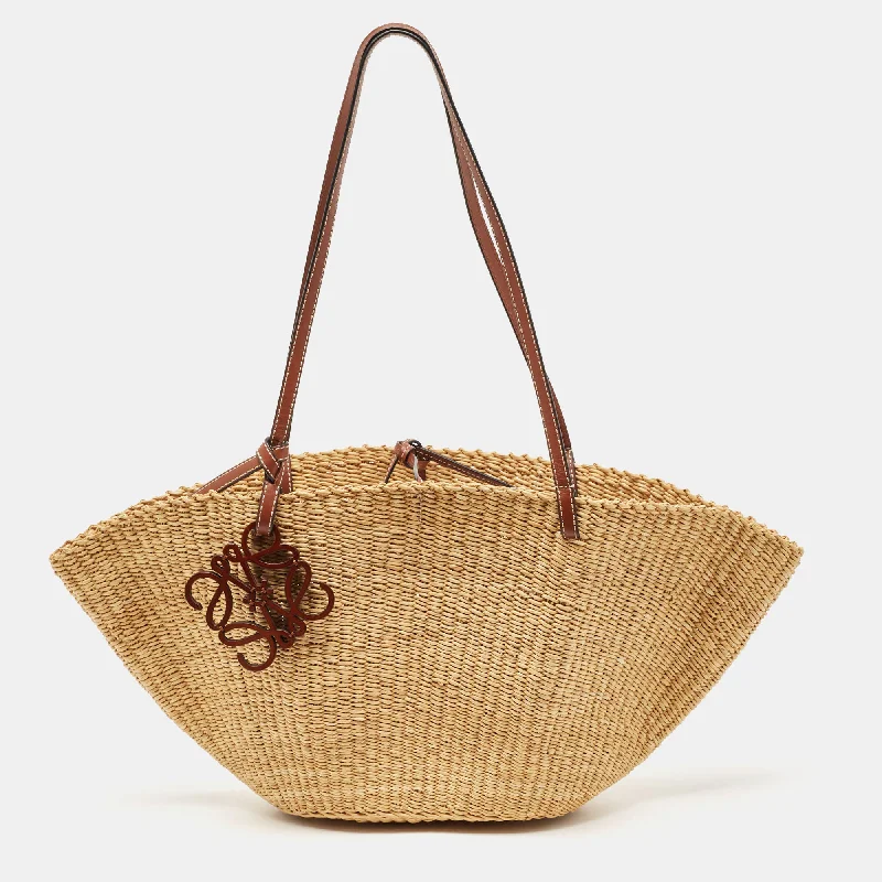 Designer handle bags with luxury logo detailing -Elegant handle bags for evening events -Loewe Brown/tan Woven Raffia Small Shell Basket Bag