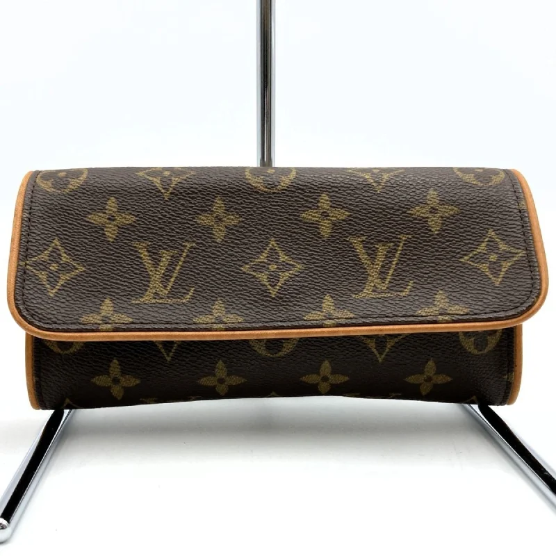 Reversible handle bags offering dual design styles -Vintage-inspired handle bags for retro fashion -Louis Vuitton  Monogram Canvas Clutch Bag Pochette (Pre-Owned)