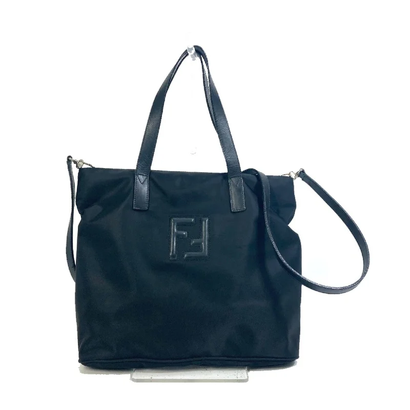 Handle bags with vintage vibes for nostalgia -Handle bags with contrasting colors for a modern look -Fendi  Other Tote Bag (Pre-Owned)