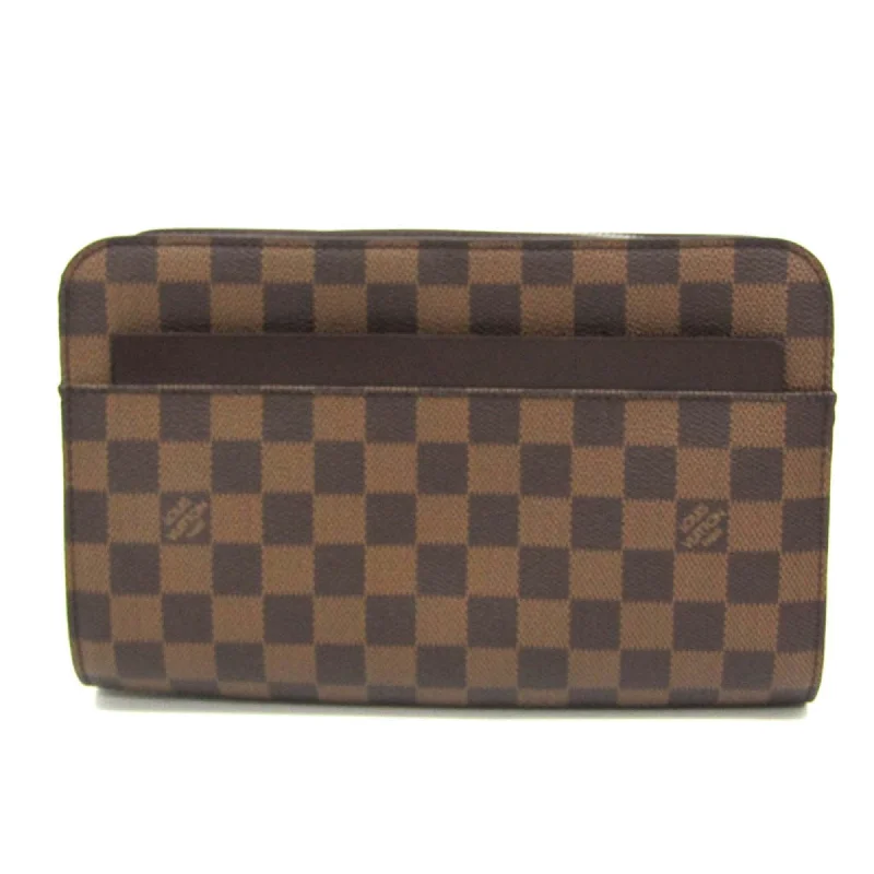 Handle bags with eco-friendly bamboo handles -Color-block handle bags for a bold look -Louis Vuitton  Damier Canvas Clutch Bag (Pre-Owned)