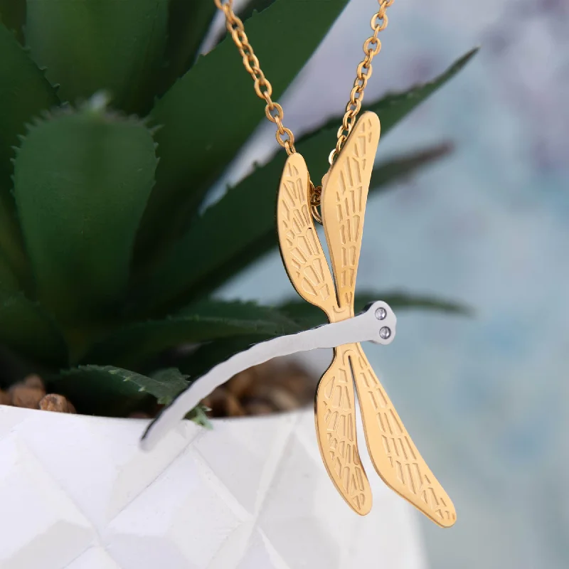 Necklaces and pendants with crescent moon designs for a celestial and mystical feel-Three-Dimensional Dragonfly Necklace