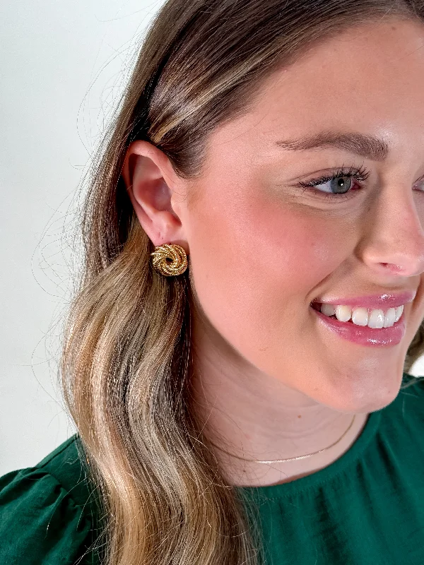 Best hoop earrings with stacked layers for a dimensional and bold look-Vintage Knot Gold Earring